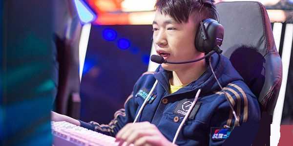 而陷入困境 而陷入困境