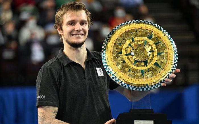 虽然是一份 虽然是一份