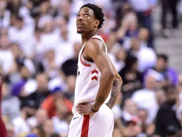 在社交媒体 在社交媒体